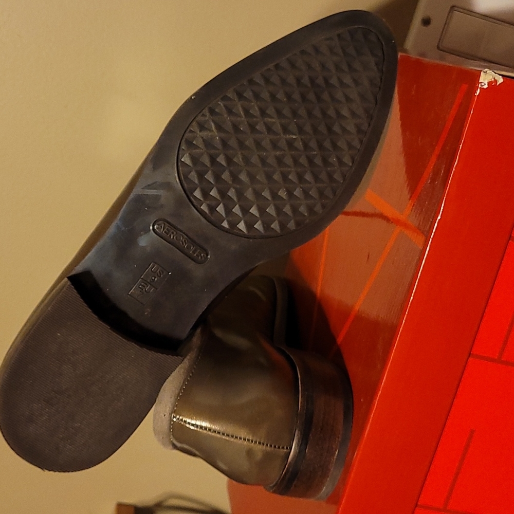 Shoes - Picture 4 of 7